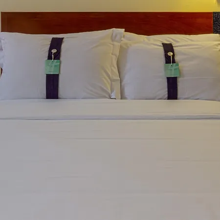 Hotel By Ihg