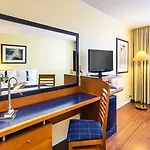 By Ihg