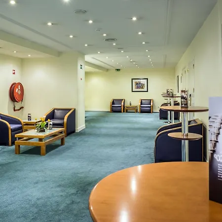 By Ihg