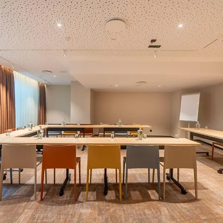 By Ihg ホテル