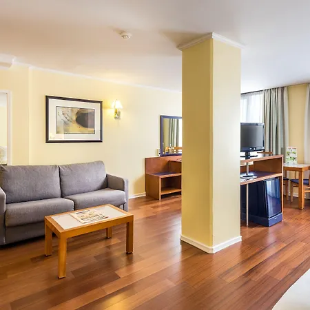 By Ihg