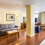 By Ihg