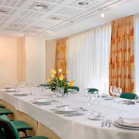 Hotel By Ihg