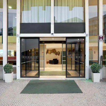 By Ihg Hotel
