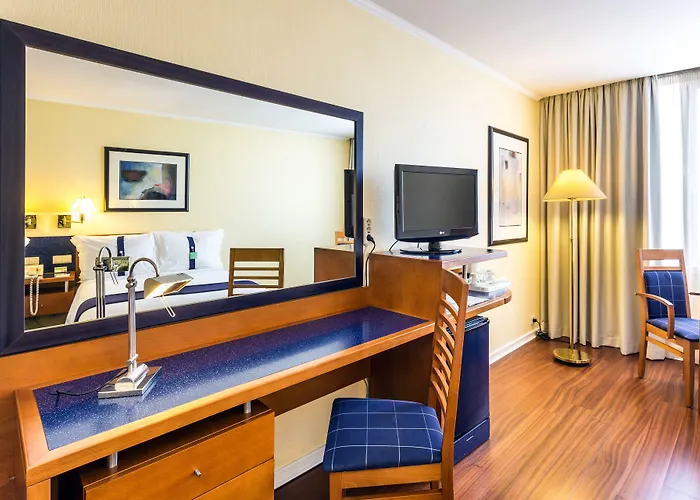 By Ihg