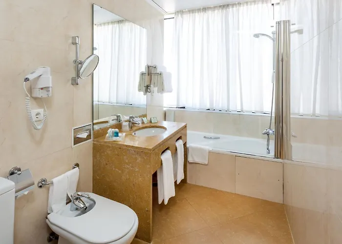 By Ihg Hotel 4*