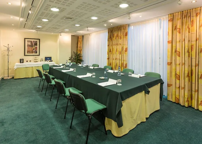 By Ihg 4* Lisbon