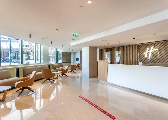 By Ihg